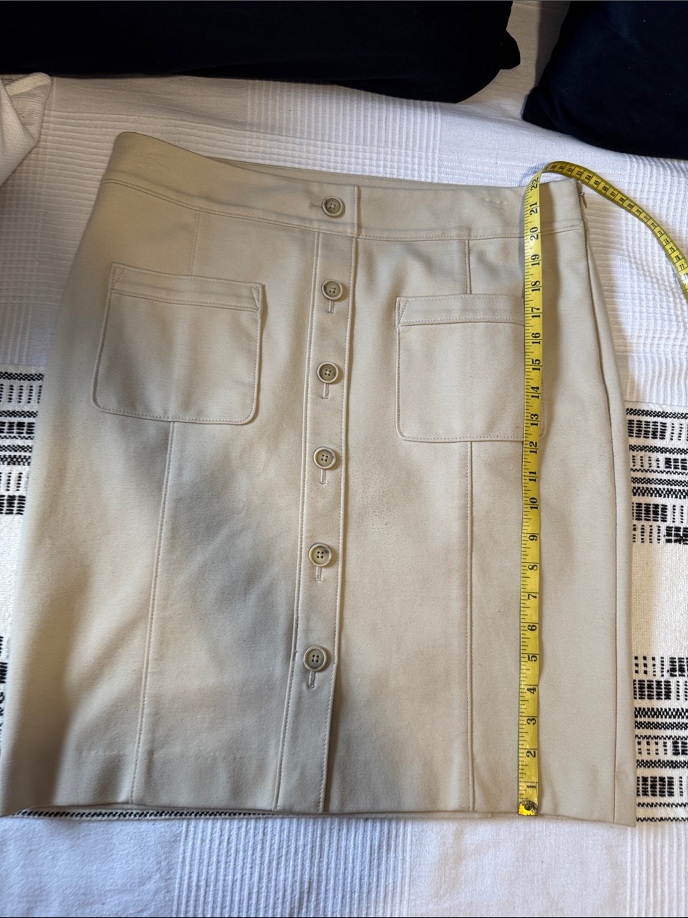 Banana Republic Cream Button-Front Pencil Skirt with Patch Pockets